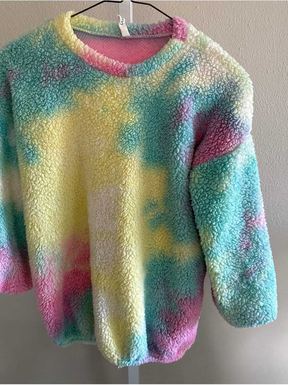 Cozy Tie-Dye Pullover Sweater Multicolor Childs Size Small